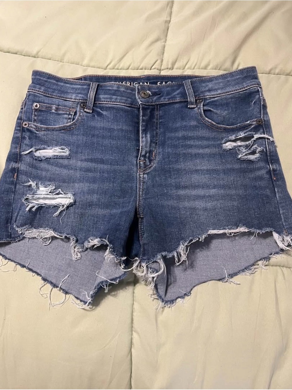 American Eagle Distressed Denim midi Shorts - Size 4